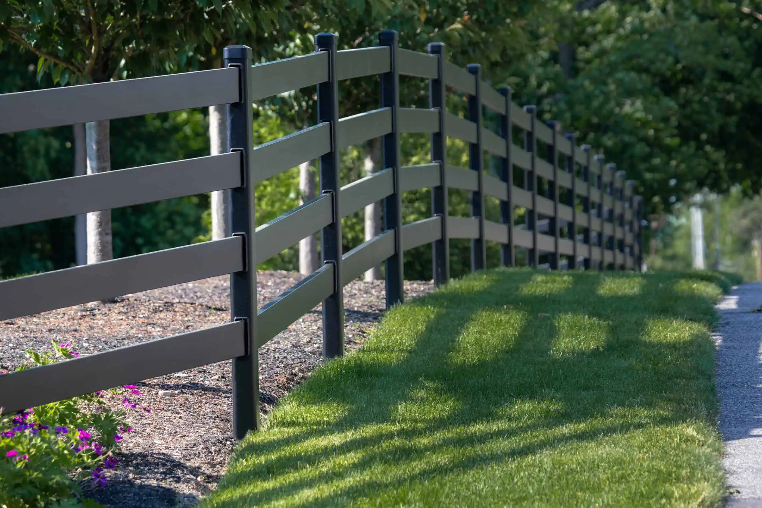 Should You Use Field Fence for Horses? No: Here’s Why