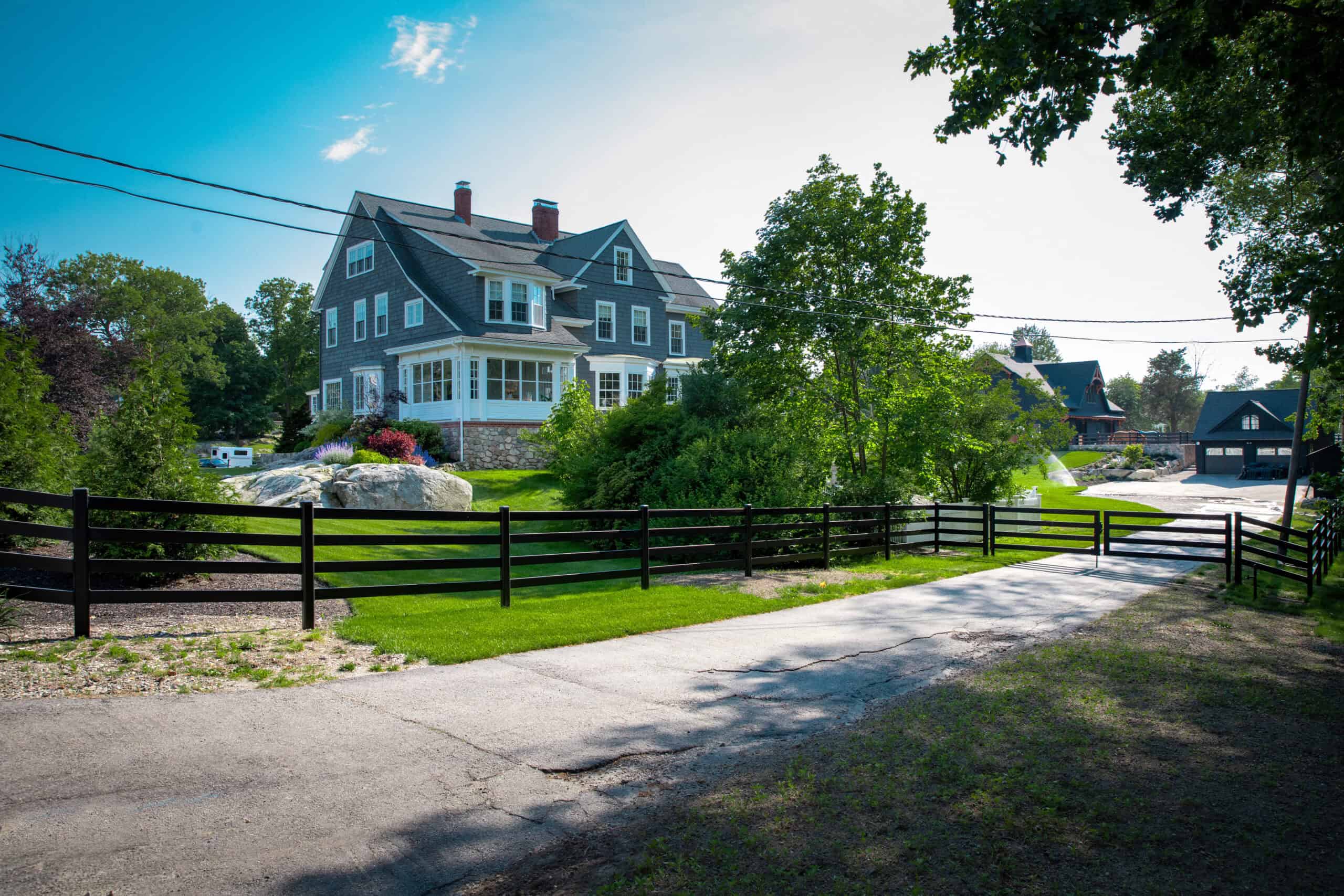 9 Eco-Friendly Sustainable Fencing Options in 2025